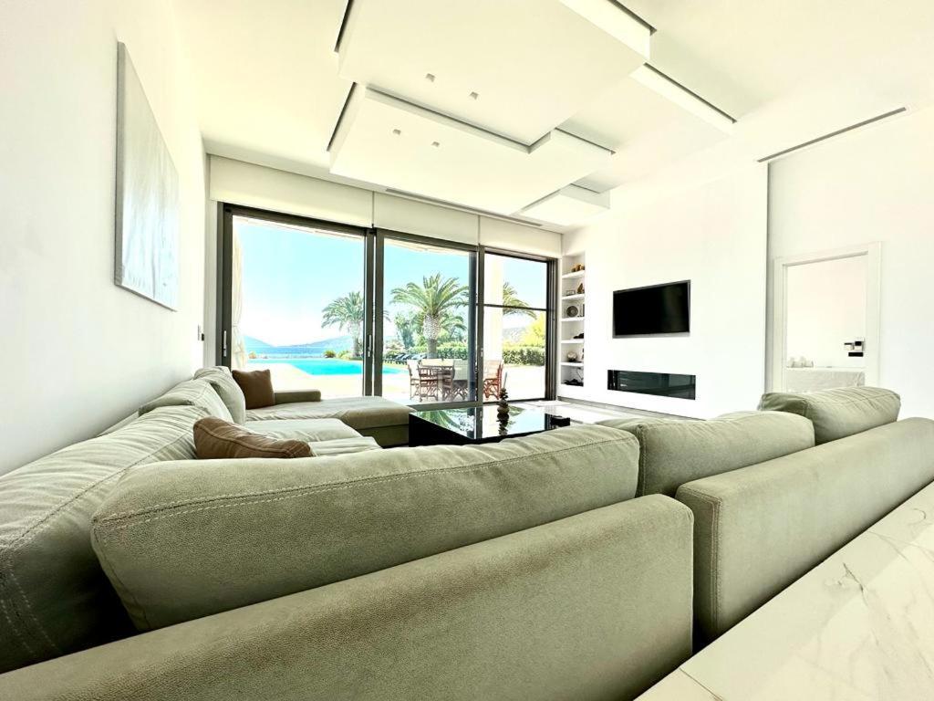 Leblanc Luxurious Beachfront Villa, Gcollectiongr Ермиони Екстериор снимка