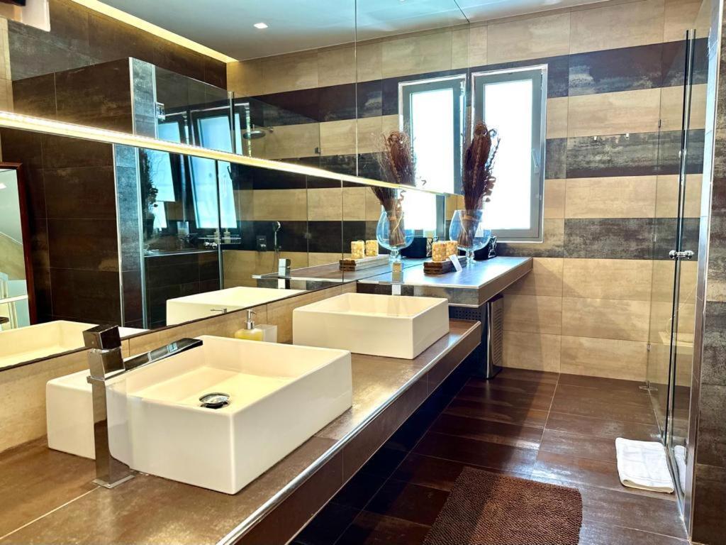 Leblanc Luxurious Beachfront Villa, Gcollectiongr Ермиони Екстериор снимка