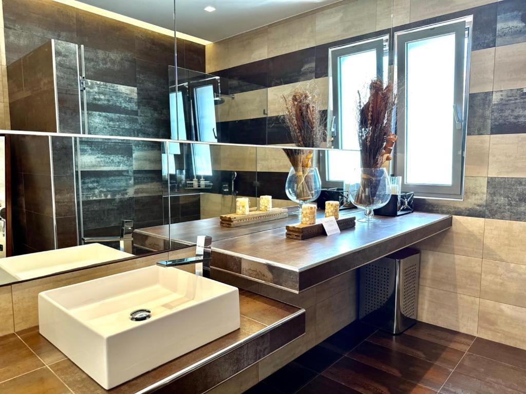 Leblanc Luxurious Beachfront Villa, Gcollectiongr Ермиони Екстериор снимка