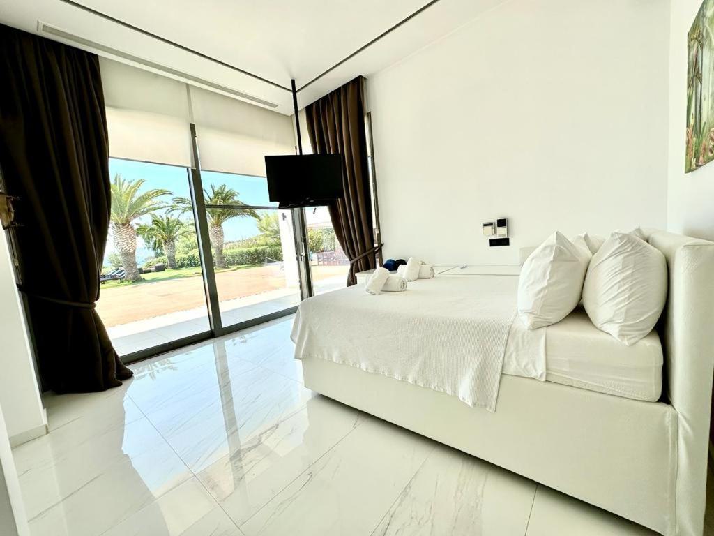 Leblanc Luxurious Beachfront Villa, Gcollectiongr Ермиони Екстериор снимка