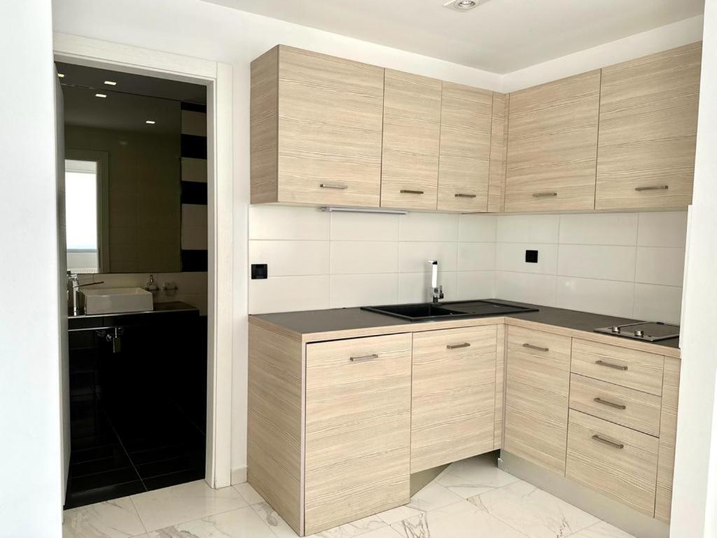 Leblanc Luxurious Beachfront Villa, Gcollectiongr Ермиони Екстериор снимка